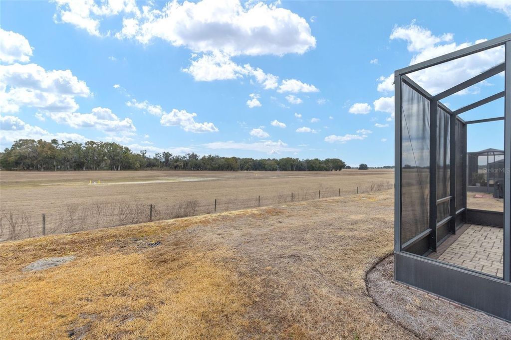 Image 12 of property listing at 9685 SW 63RD LOOP, Ocala, FL 34481