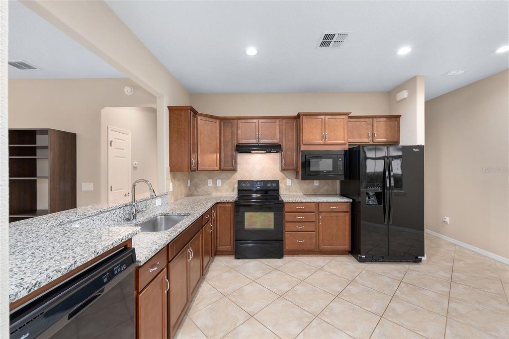 Image 21 of property listing at 9685 SW 63RD LOOP, Ocala, FL 34481