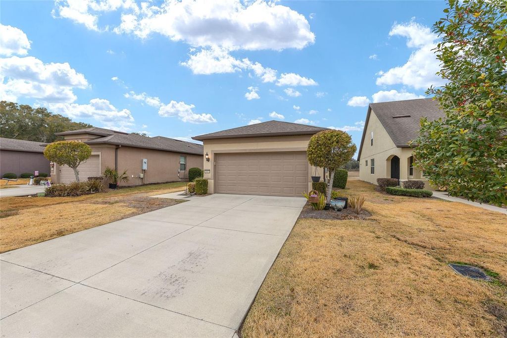 Image 6 of property listing at 9685 SW 63RD LOOP, Ocala, FL 34481