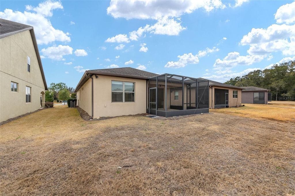 Image 9 of property listing at 9685 SW 63RD LOOP, Ocala, FL 34481