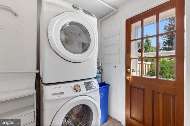 2511 N DEARING ST, Alexandria, VA 22302