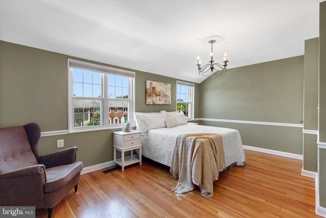 2511 N DEARING ST, Alexandria, VA 22302