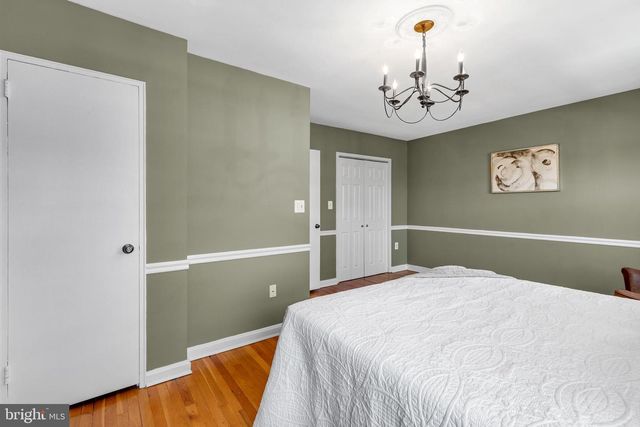 2511 N DEARING ST, Alexandria, VA 22302