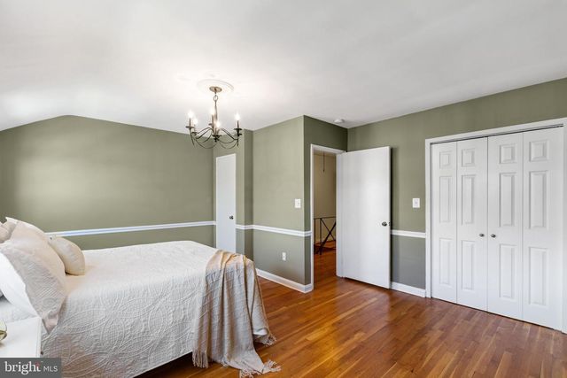 2511 N DEARING ST, Alexandria, VA 22302
