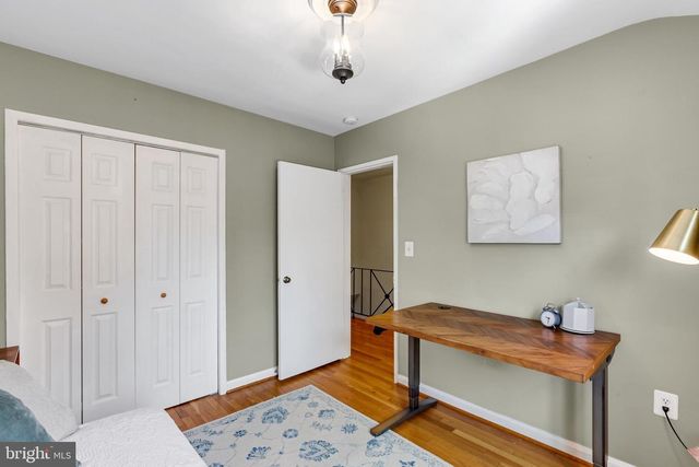 2511 N DEARING ST, Alexandria, VA 22302