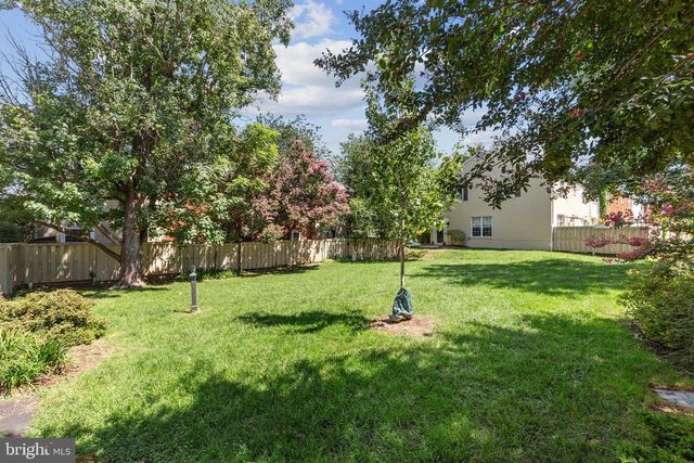 2511 N DEARING ST, Alexandria, VA 22302