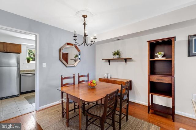 2511 N DEARING ST, Alexandria, VA 22302