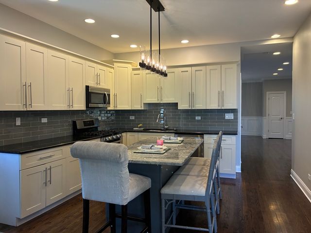6013 S Natchez Avenue, Chicago, IL 60638