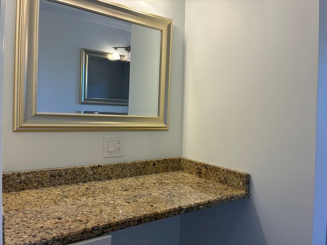 6013 S Natchez Avenue, Chicago, IL 60638