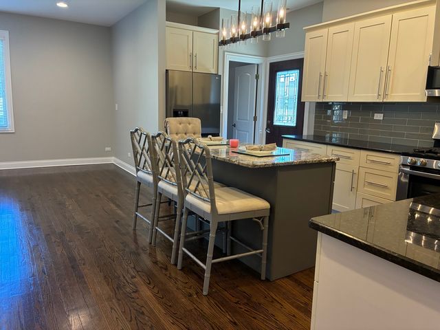 6013 S Natchez Avenue, Chicago, IL 60638