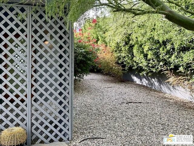 123 W San Carlos Road, Palm Springs, CA 92262