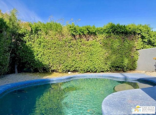 123 W San Carlos Road, Palm Springs, CA 92262