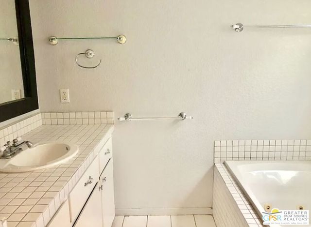 123 W San Carlos Road, Palm Springs, CA 92262