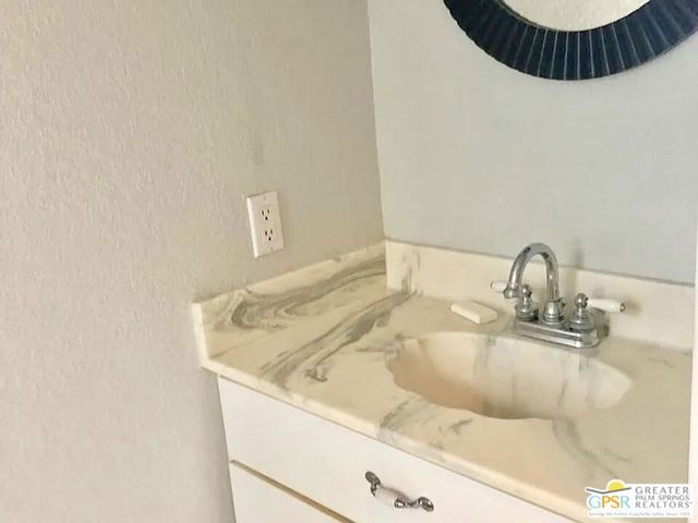 123 W San Carlos Road, Palm Springs, CA 92262
