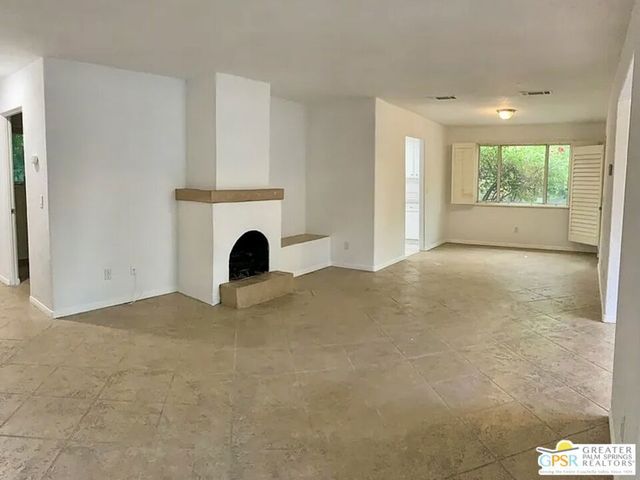 123 W San Carlos Road, Palm Springs, CA 92262