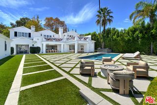 4760 Amigo Avenue, Los Angeles, CA 91356