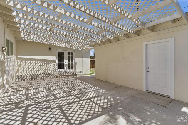 3017 River Boulevard, Bakersfield, CA 93305
