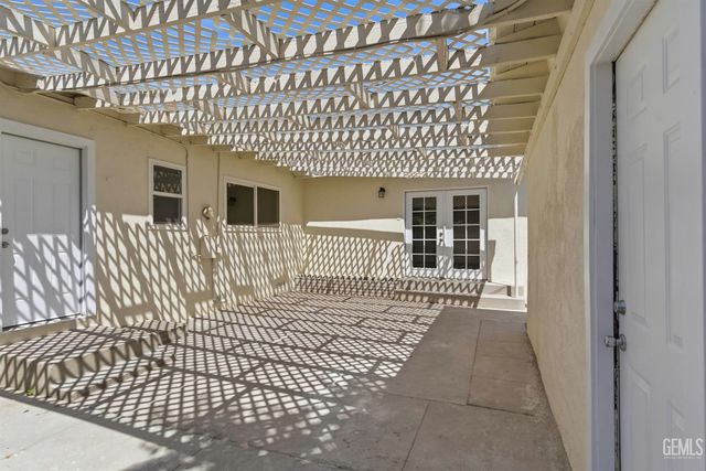 3017 River Boulevard, Bakersfield, CA 93305