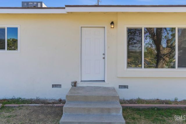 3017 River Boulevard, Bakersfield, CA 93305