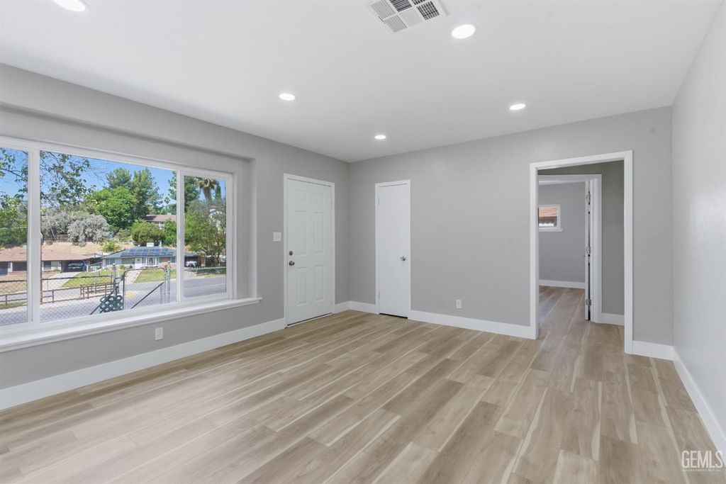 3017 River Boulevard, Bakersfield, CA 93305