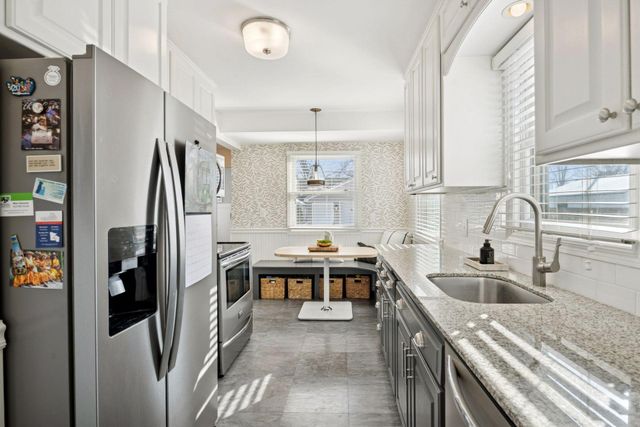 3221 Georgia Avenue S, Saint Louis Park, MN 55426