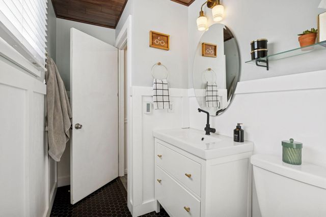 3221 Georgia Avenue S, Saint Louis Park, MN 55426