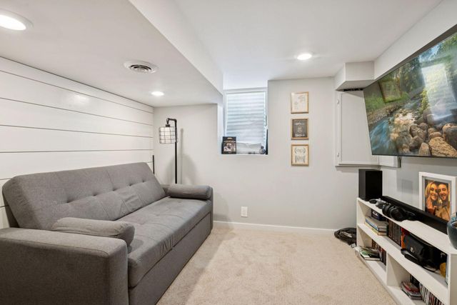 3221 Georgia Avenue S, Saint Louis Park, MN 55426