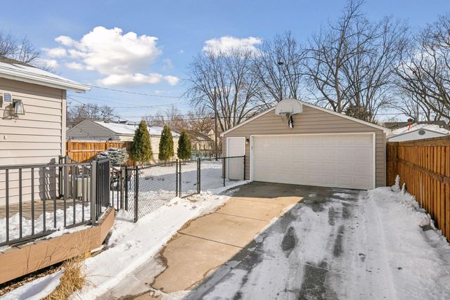 3221 Georgia Avenue S, Saint Louis Park, MN 55426