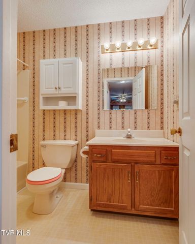 617 Race Street 1, Elizabethton, TN 37643