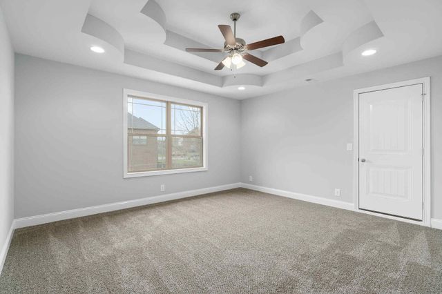 1330 Reda Dr, Clarksville, TN 37042