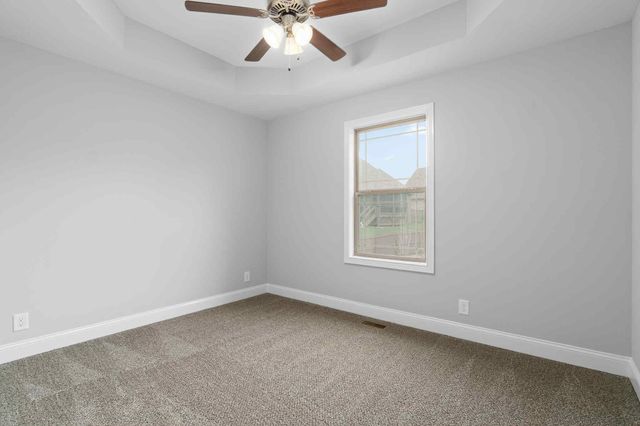 1330 Reda Dr, Clarksville, TN 37042