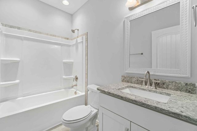 1330 Reda Dr, Clarksville, TN 37042