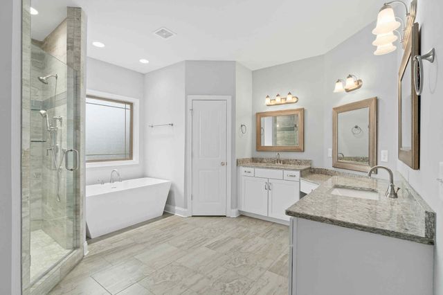 1330 Reda Dr, Clarksville, TN 37042