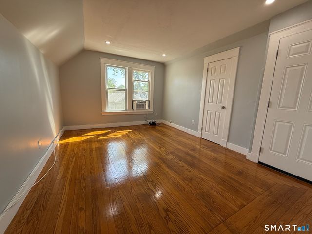 253 Willow Street FL 3, New Haven, CT 06511