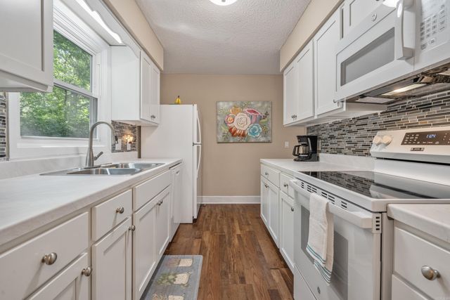 12 Segovia Dr, Hot Springs Village, AR 71909