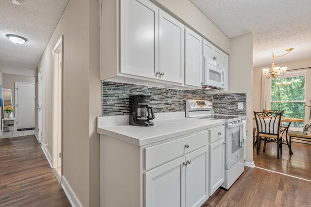 12 Segovia Dr, Hot Springs Village, AR 71909