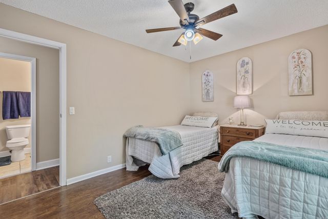 12 Segovia Dr, Hot Springs Village, AR 71909