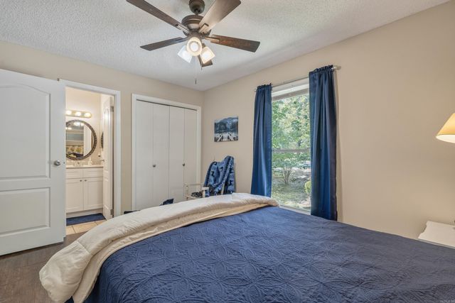 12 Segovia Dr, Hot Springs Village, AR 71909