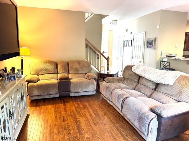 28 Langdale Rd, Wayne Twp., NJ 07470