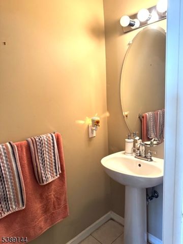 28 Langdale Rd, Wayne Twp., NJ 07470