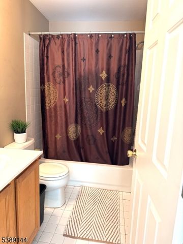 28 Langdale Rd, Wayne Twp., NJ 07470