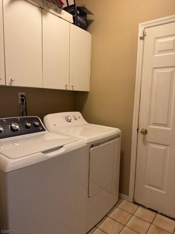 28 Langdale Rd, Wayne Twp., NJ 07470