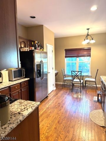 28 Langdale Rd, Wayne Twp., NJ 07470