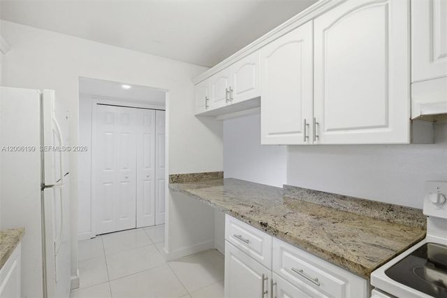 183 Lakeview Dr 102, Weston, FL 33326