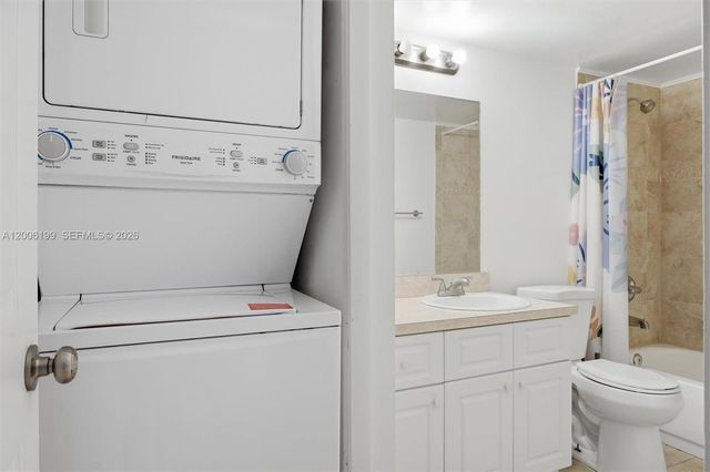 183 Lakeview Dr 102, Weston, FL 33326