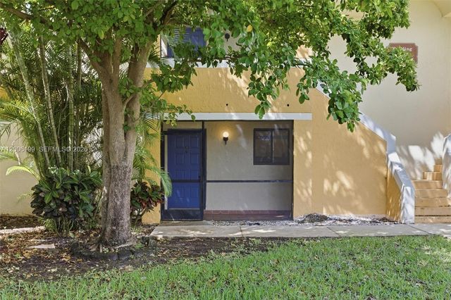183 Lakeview Dr 102, Weston, FL 33326