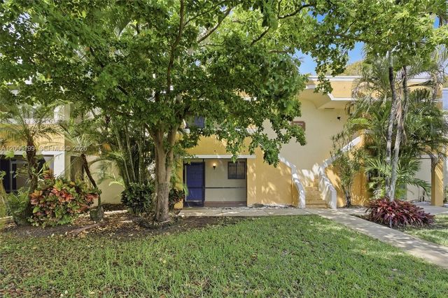183 Lakeview Dr 102, Weston, FL 33326
