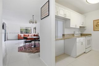 183 Lakeview Dr 102, Weston, FL 33326