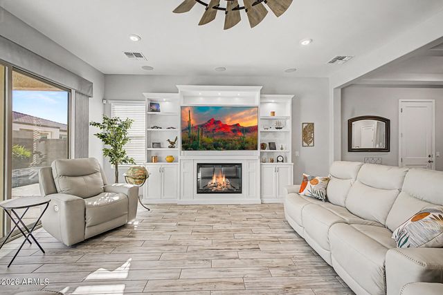 17253 W ECHO Lane, Waddell, AZ 85355