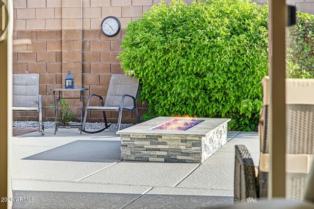 17253 W ECHO Lane, Waddell, AZ 85355